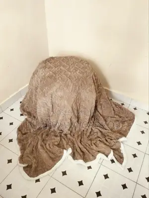 Fleece/ Sherpa/ Throw Blankets