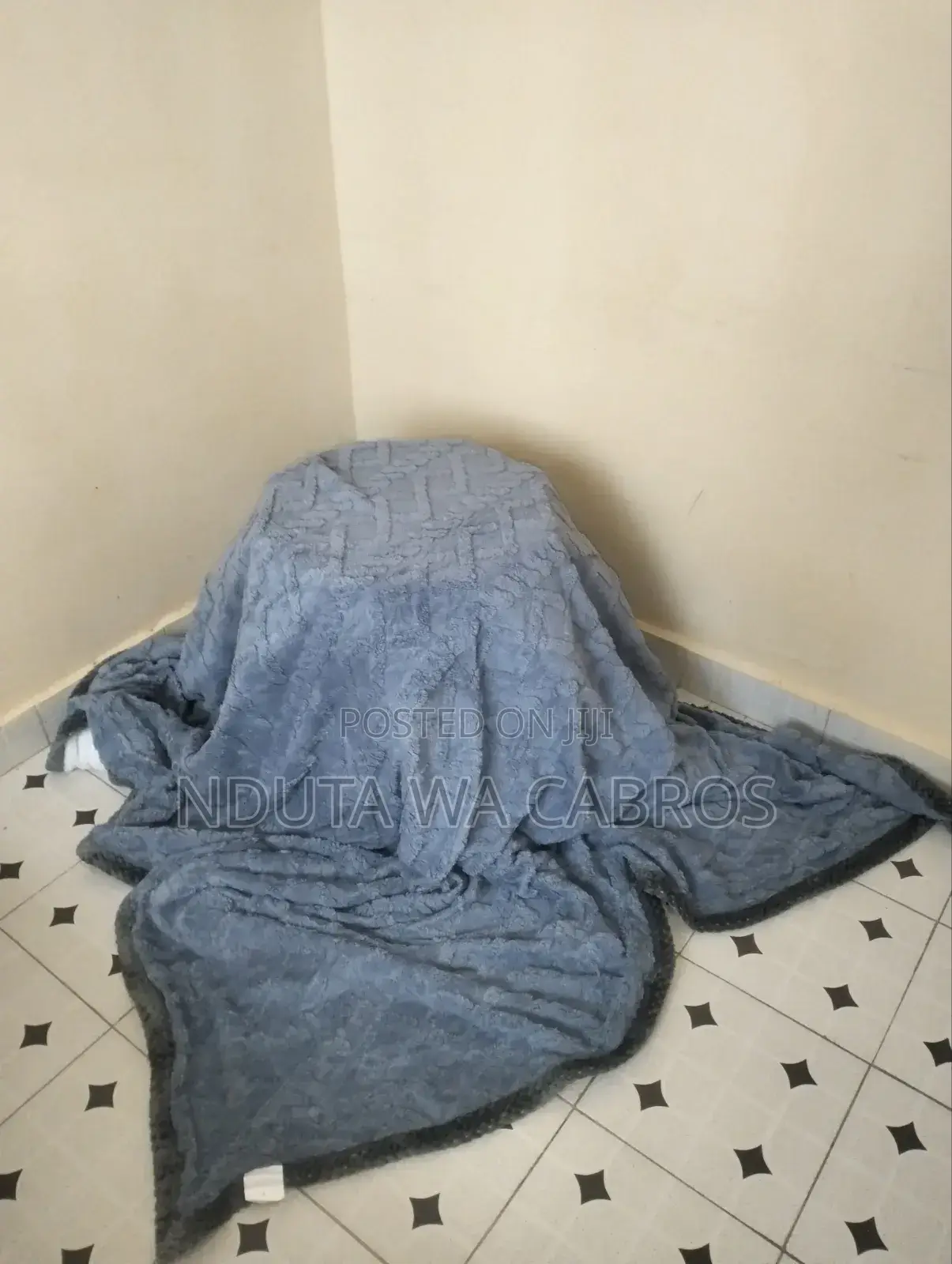 Fleece/ Sherpa/ Throw Blankets