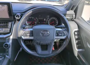 Toyota Land Cruiser LC300 2022 Off white