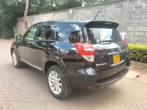 Toyota Vanguard 2012 Black