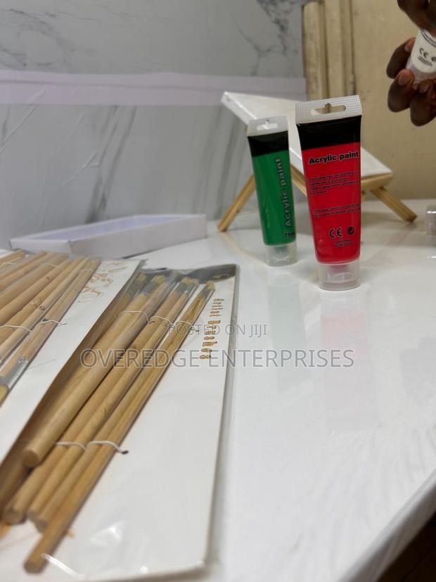 Art Acrylic Paint With Stand Available