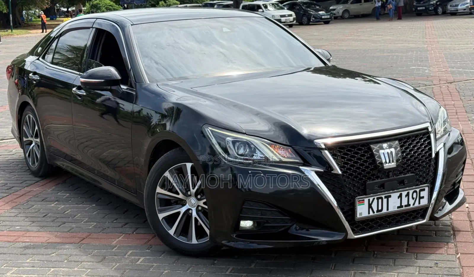 Toyota Crown 2018 Black