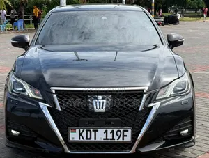 Toyota Crown 2018 Black