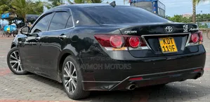 Toyota Crown 2018 Black