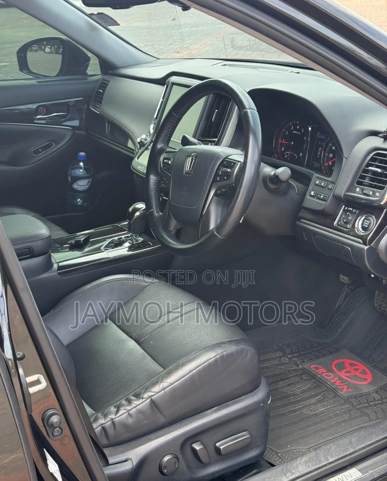 Toyota Crown 2018 Black