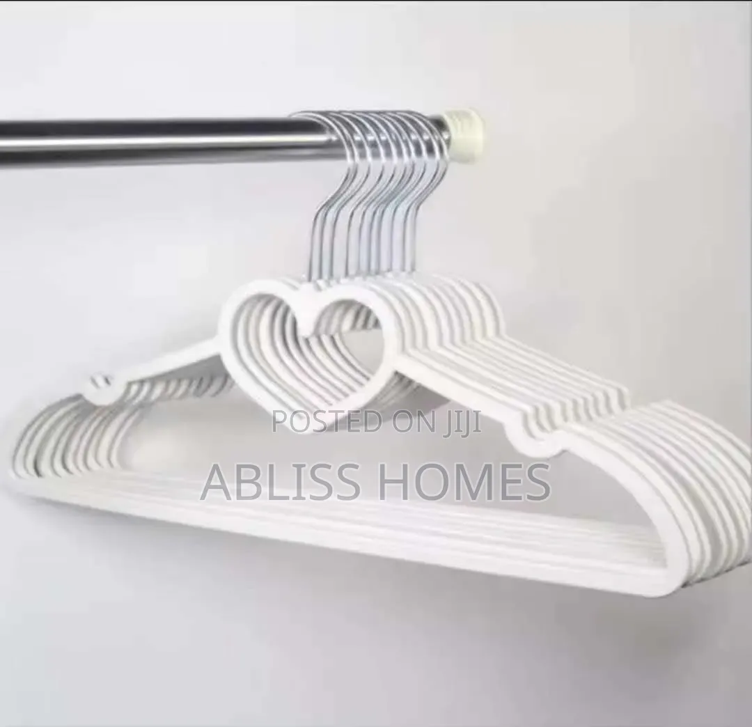 Abs Heart Hangers 10pcs