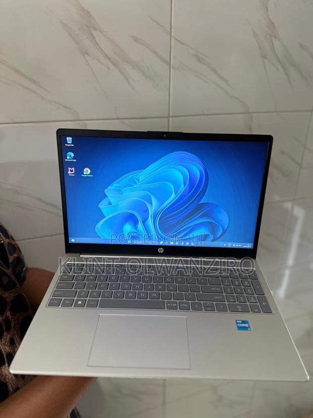Laptop HP 15 8GB Intel Core i3 SSD 500GB - thumbnail 3