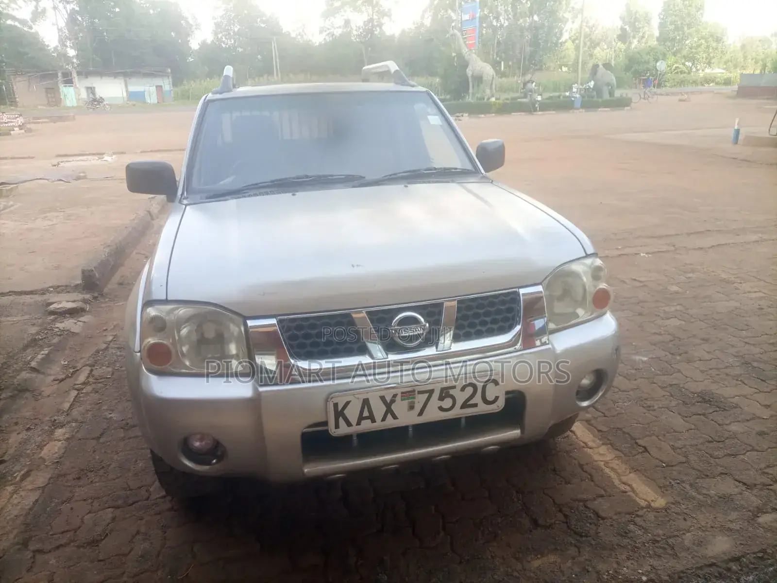 Nissan Hardbody 2009 Silver