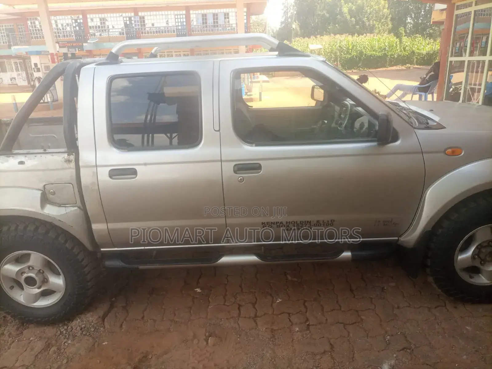 Nissan Hardbody 2009 Silver