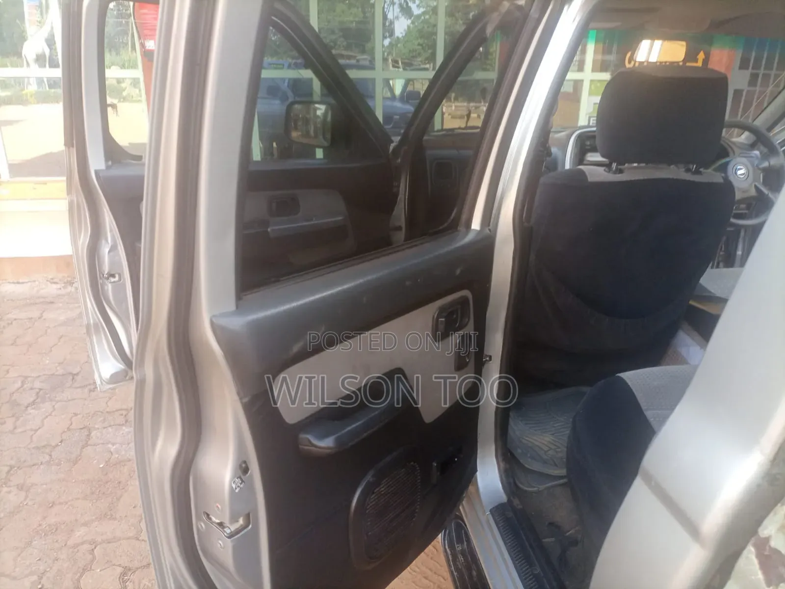 Nissan Hardbody 2009 Silver