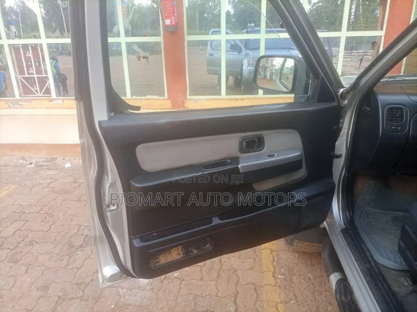 Nissan Hardbody 2009 Silver