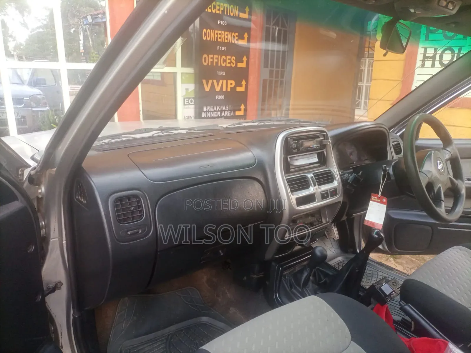 Nissan Hardbody 2009 Silver