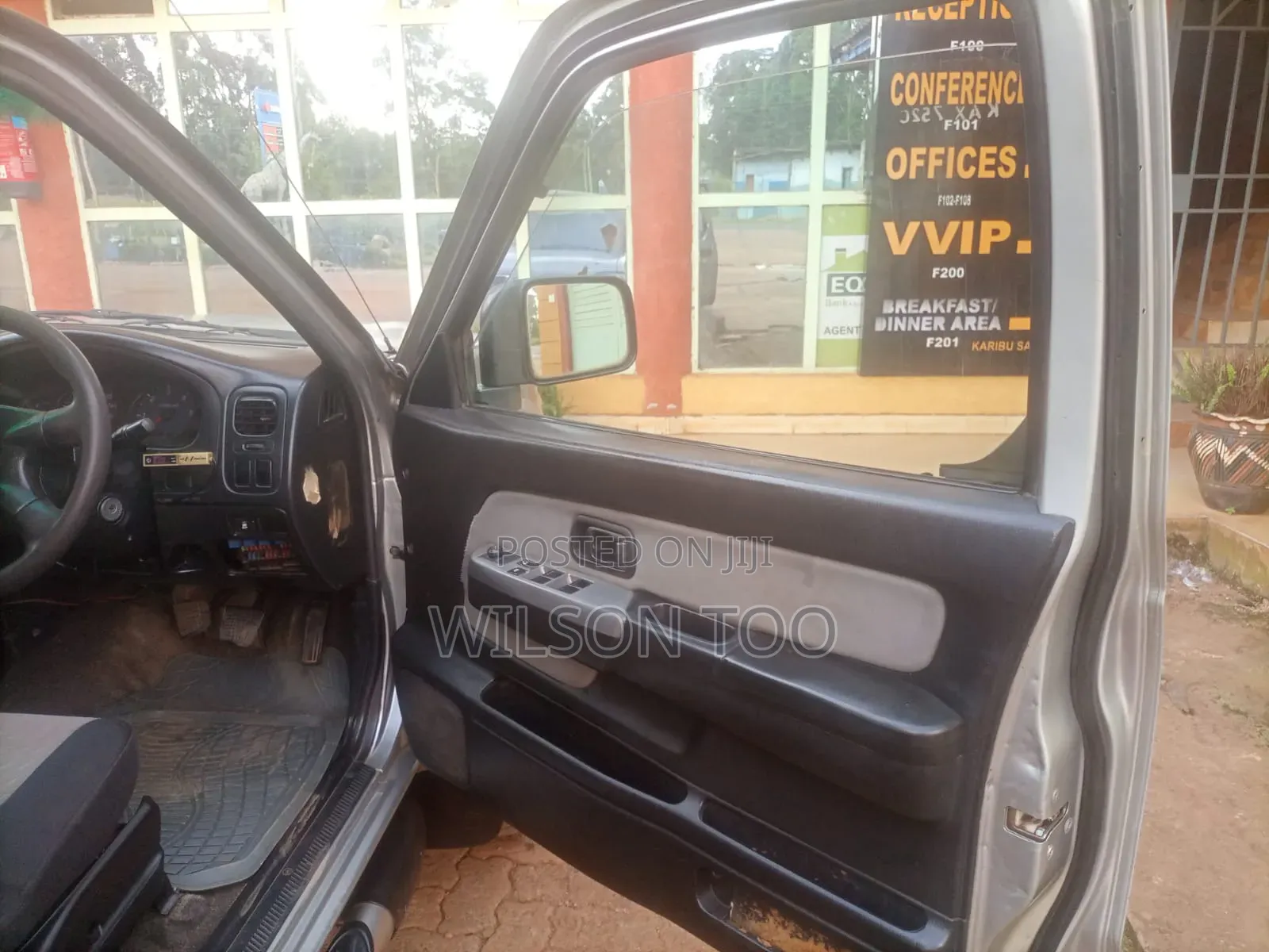 Nissan Hardbody 2009 Silver