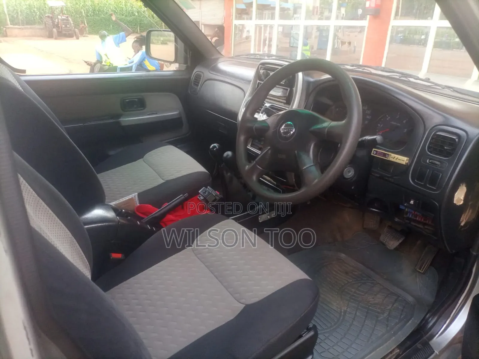 Nissan Hardbody 2009 Silver