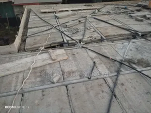 Precast Concrete Wall and Flat Roof