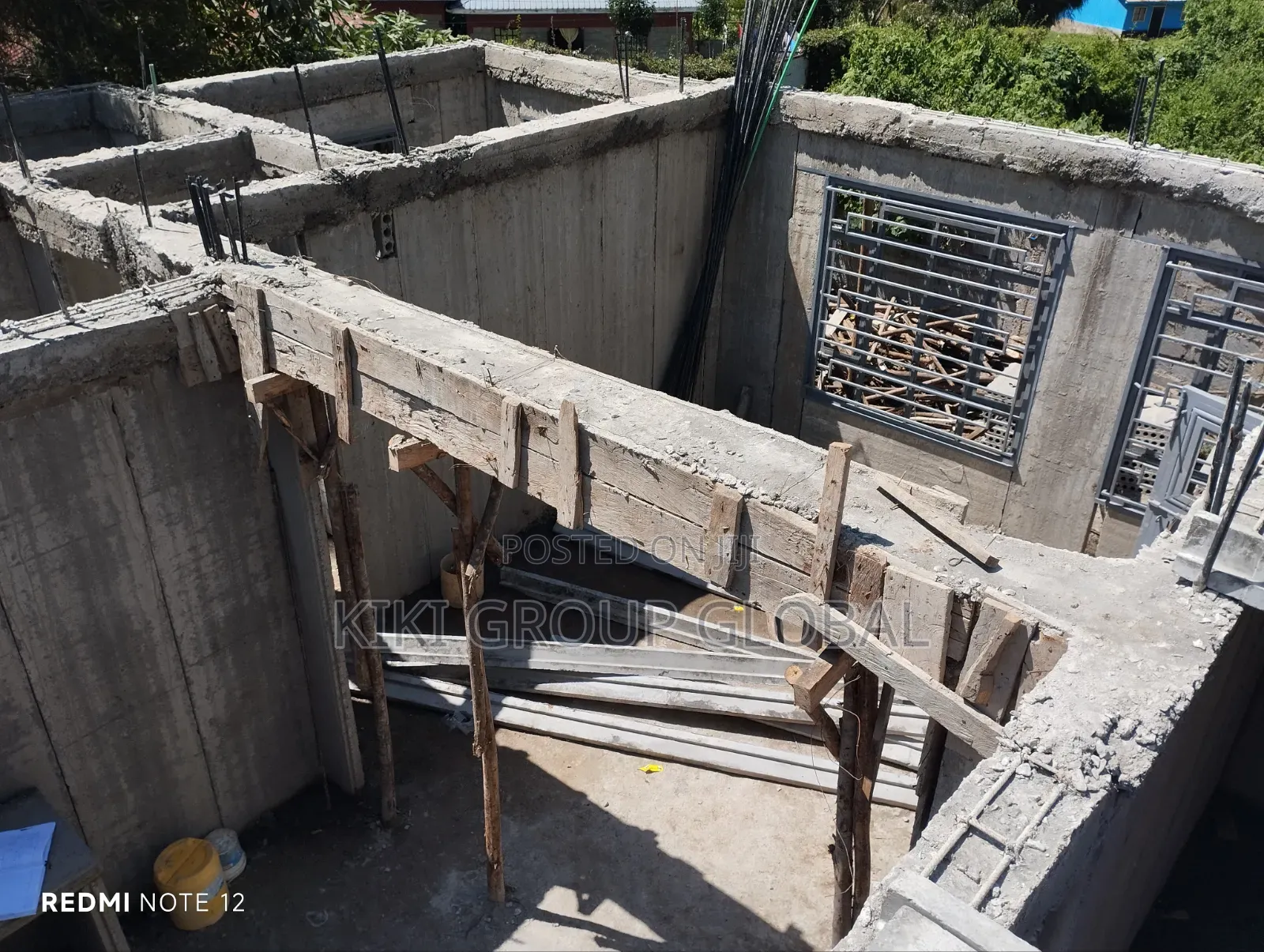 Precast Concrete Wall and Flat Roof
