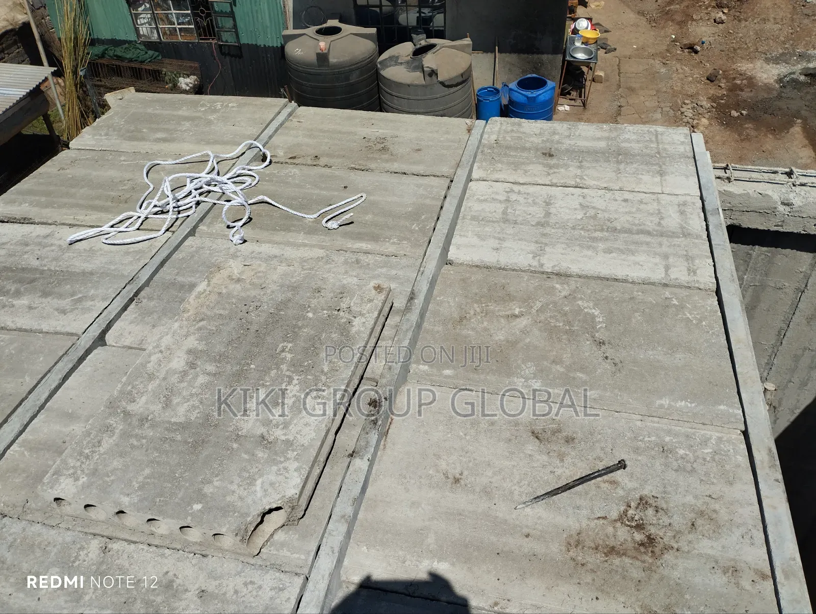 Precast Concrete Wall and Flat Roof