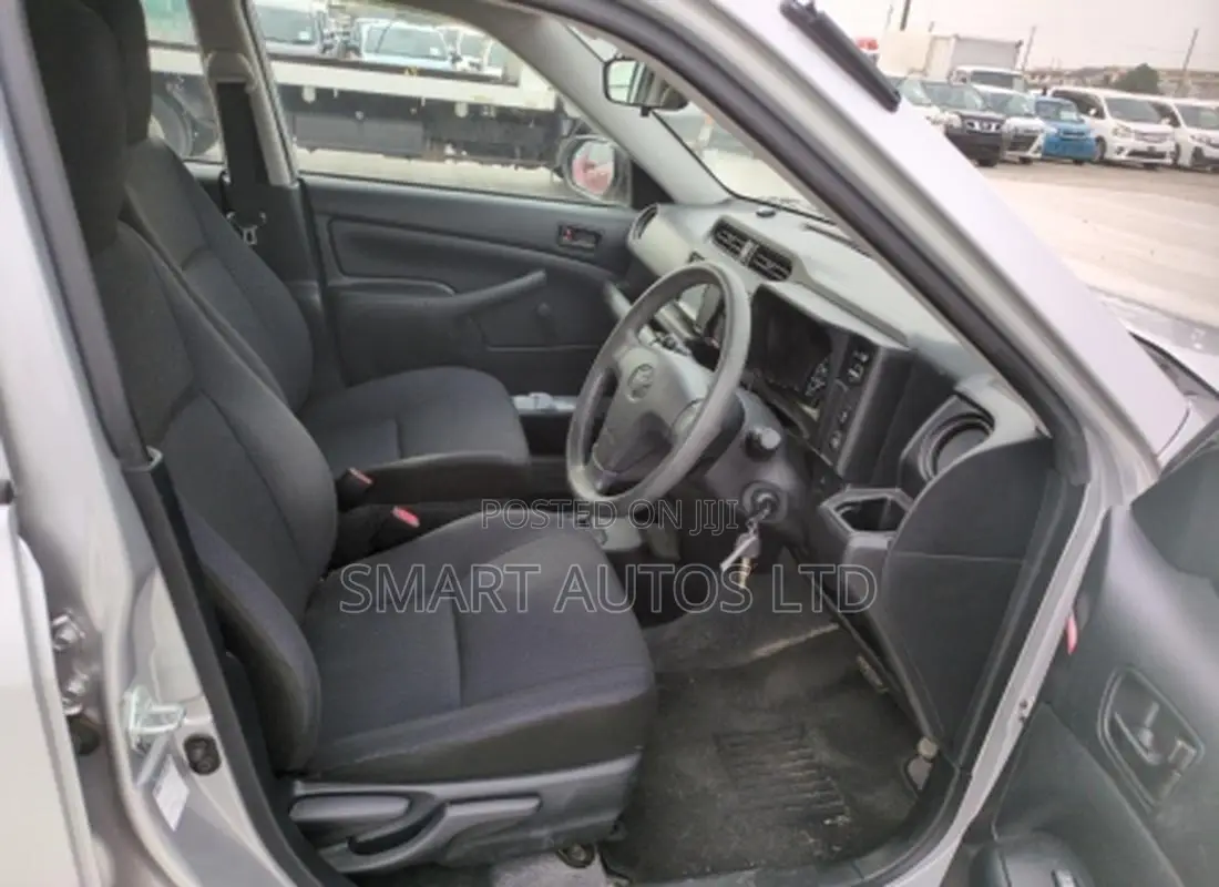 Toyota Probox 1.5 Hybrid DX 2021 Silver