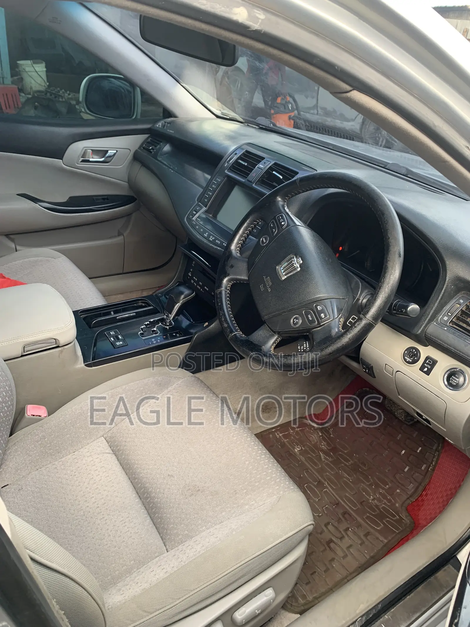 Toyota Crown 2009 Silver