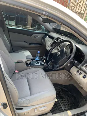 Toyota Crown 2009 Silver