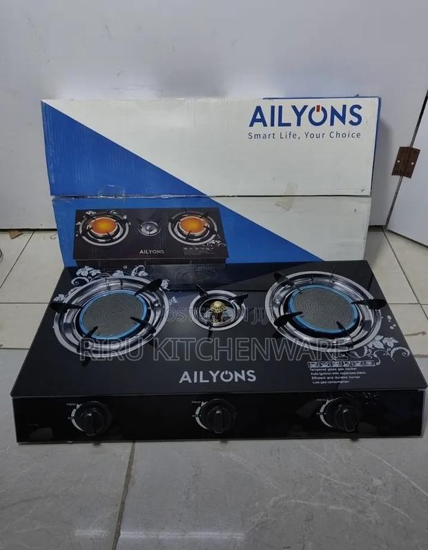 Ailyon Table Gus