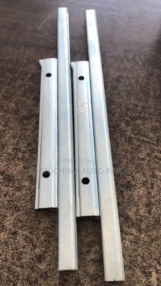 Rear Door Glass Holder {Steel} Toyota Premio