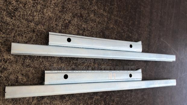 Rear Door Glass Holder {Steel} Toyota Noah