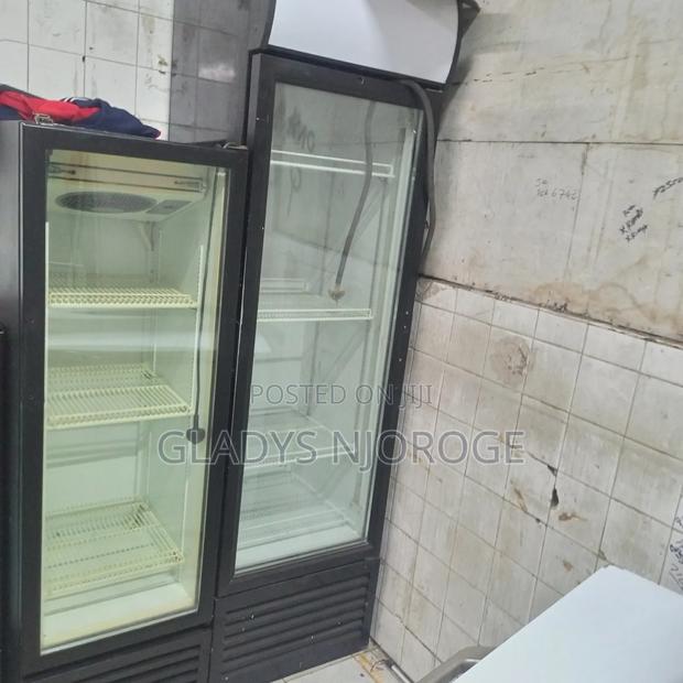 Affordable (650l) Display Chiller, - thumbnail 2