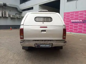 Toyota Hilux 2006 Silver