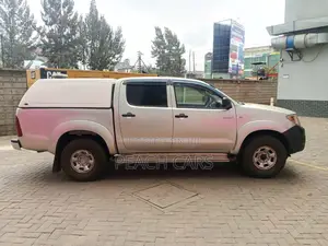 Toyota Hilux 2006 Silver
