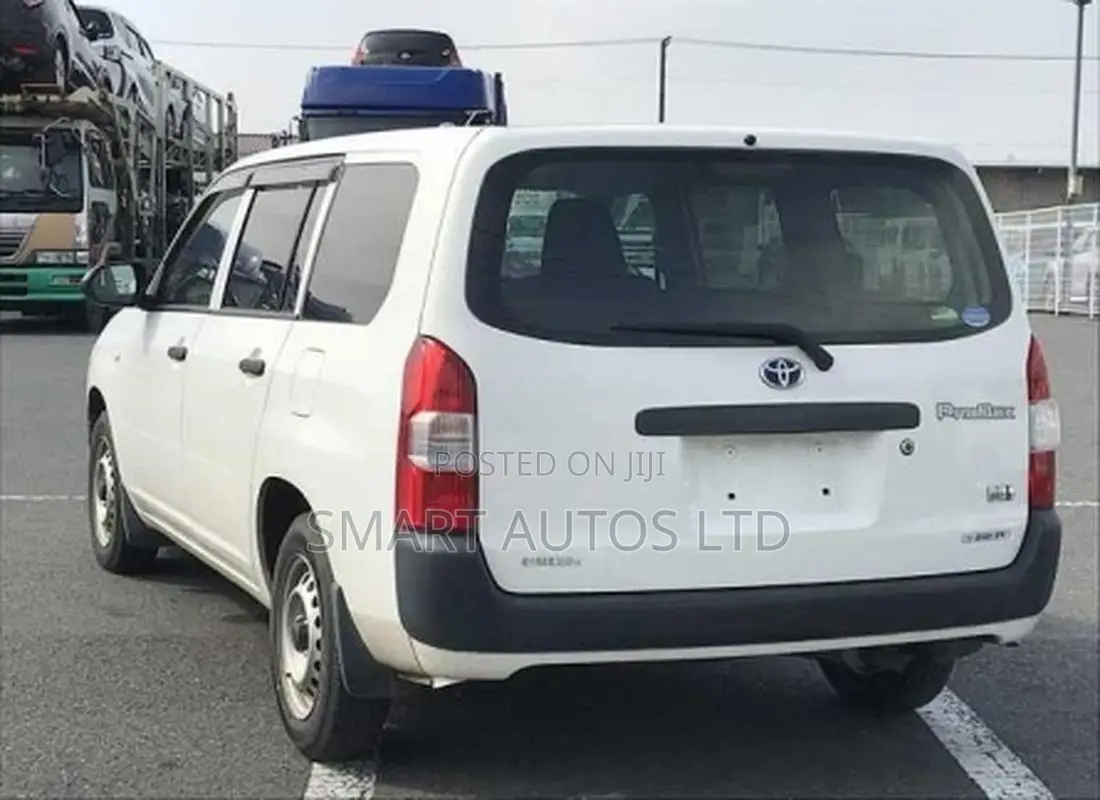 Toyota Probox 1.5 Hybrid DX Comfort 2021 Off white