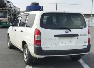 Toyota Probox 1.5 Hybrid DX Comfort 2021 Off white