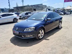 Volkswagen Passat 2012 Blue