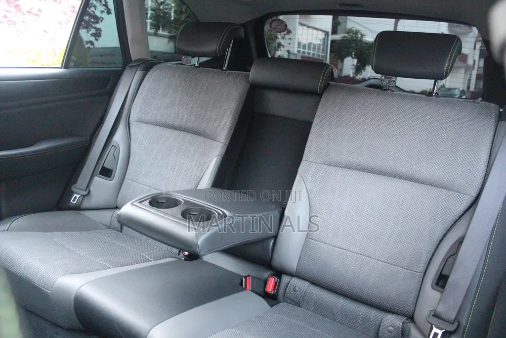 Subaru Outback 2019 Gray