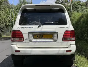 Toyota Land Cruiser Cygnus 4.7 2005 White