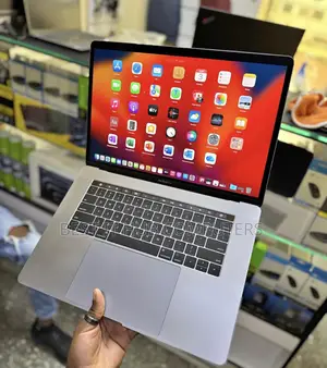 Laptop Apple MacBook Pro 2018 16GB Intel Core i7 SSD 512GB