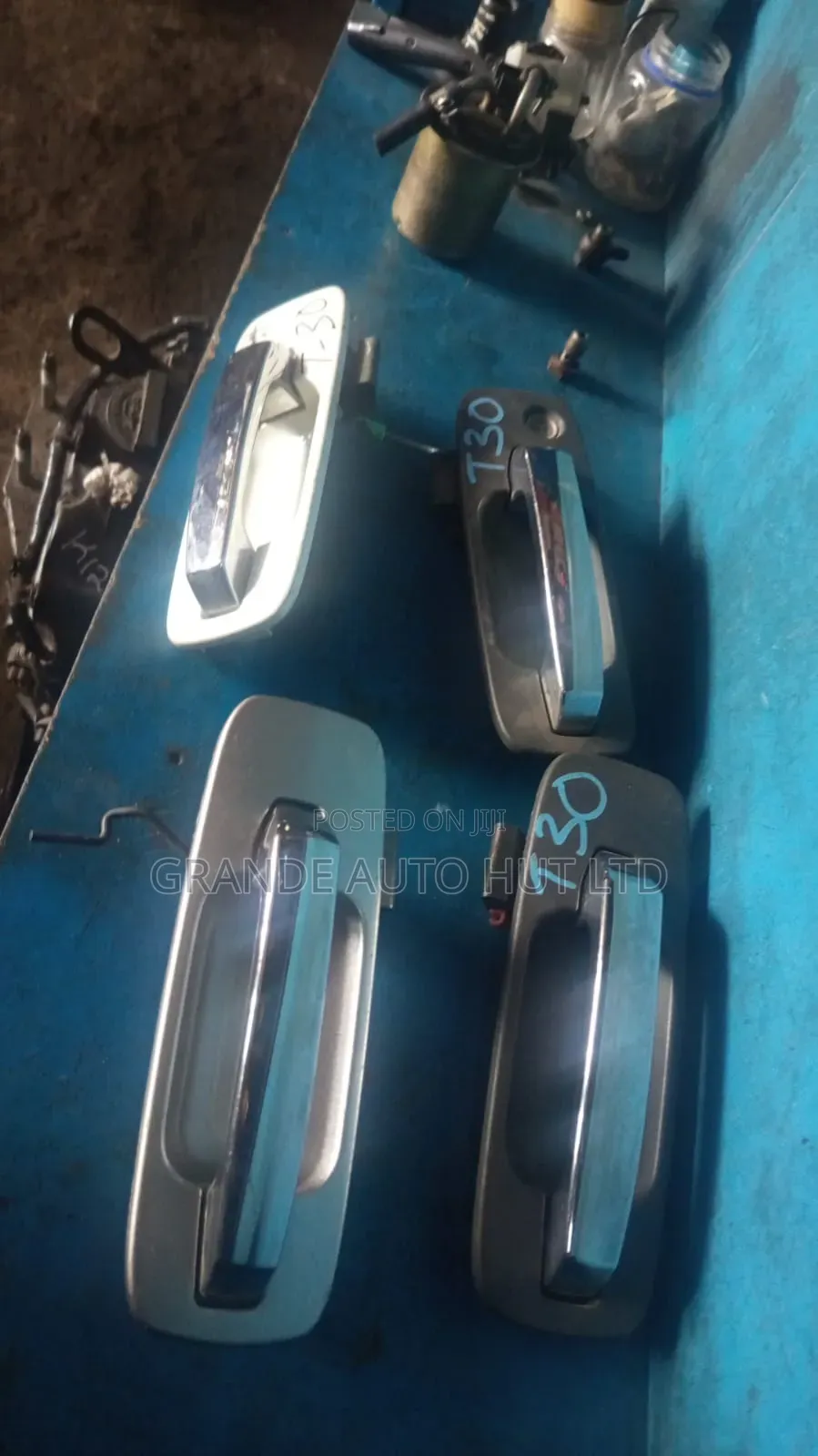 Xtrail Nt30 Door Handles