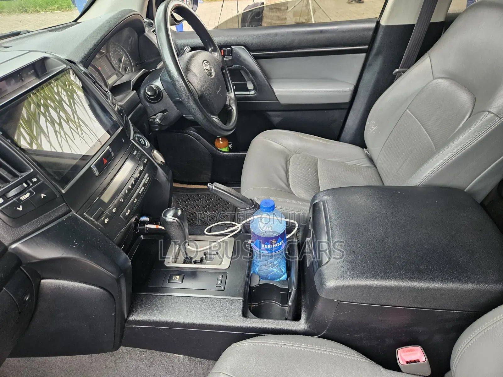 Toyota Land Cruiser 2010 Silver