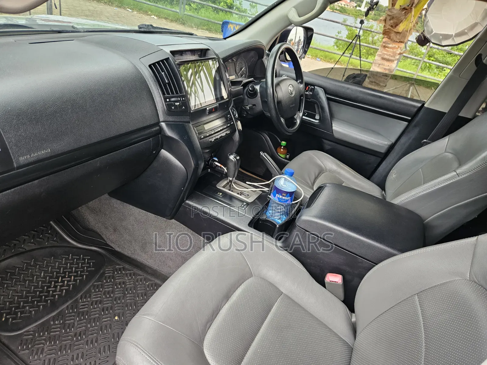 Toyota Land Cruiser 2010 Silver