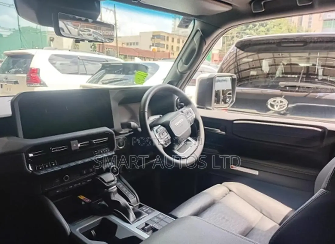 New Toyota Land Cruiser LC250 2025 White