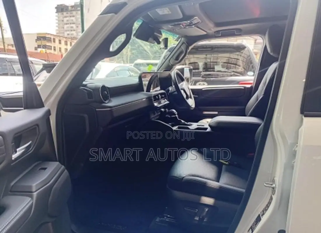 New Toyota Land Cruiser LC250 2025 White