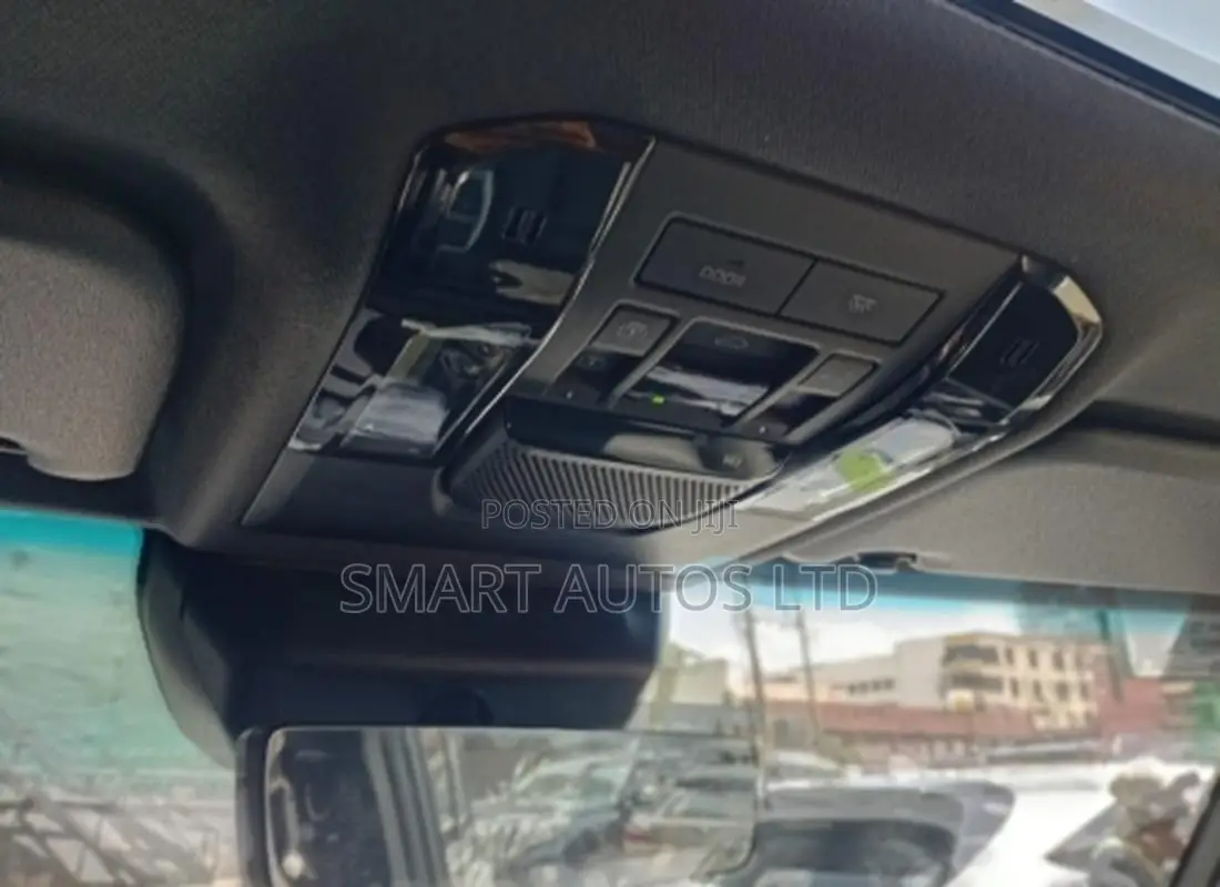 New Toyota Land Cruiser LC250 2025 White
