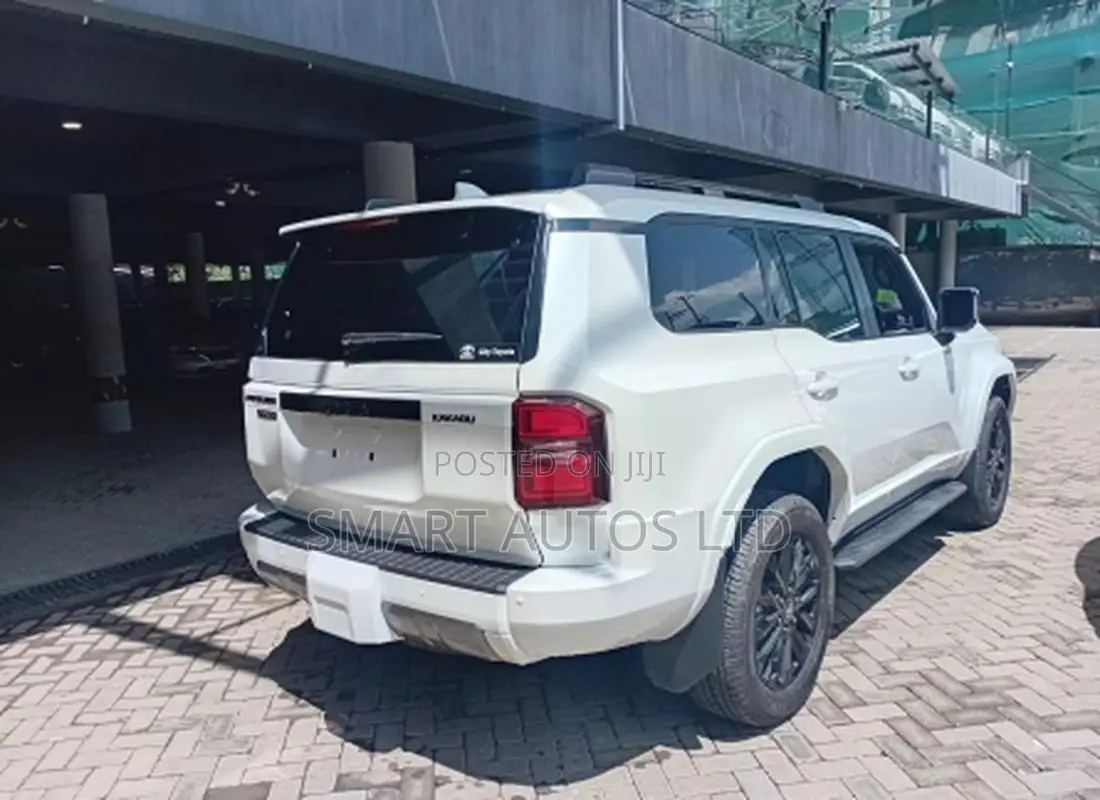 New Toyota Land Cruiser LC250 2025 White