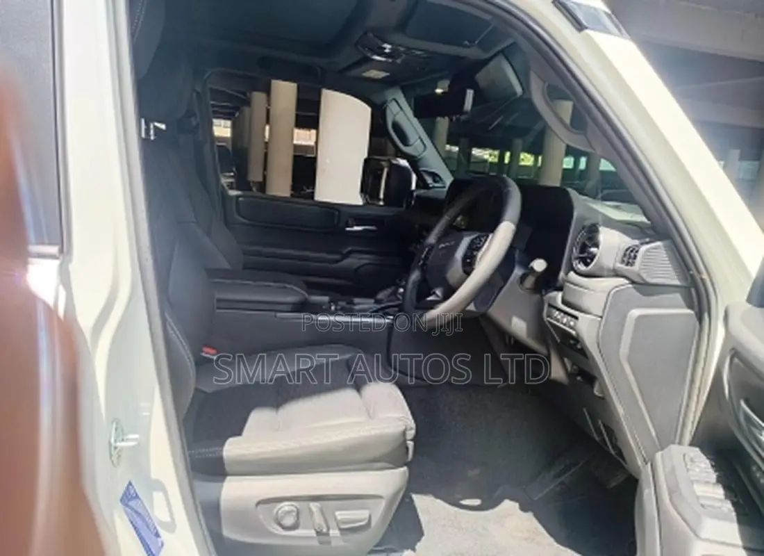 New Toyota Land Cruiser LC250 2025 White