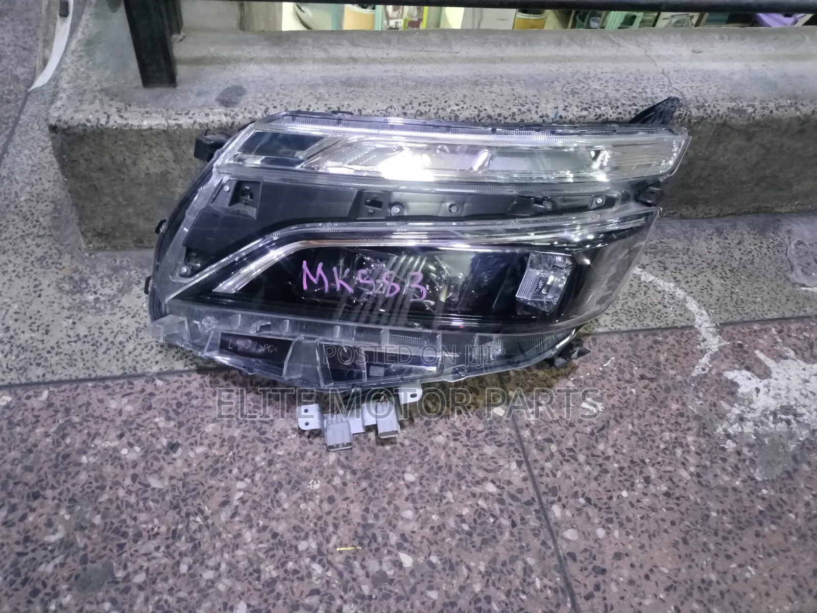Voxy 2018 X-Japan Headlight