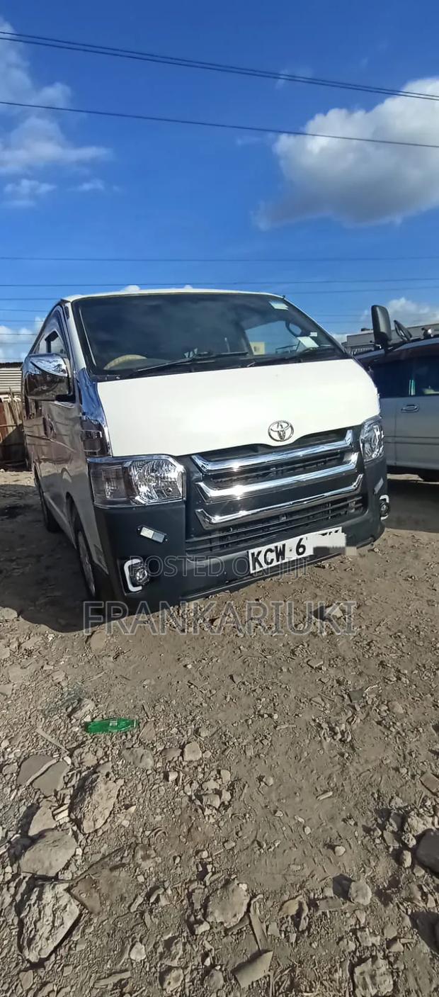 Toyota HiAce 2012 White - thumbnail 2