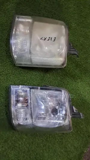 Suzuki Every Headlights