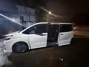 Toyota Voxy 2017 White
