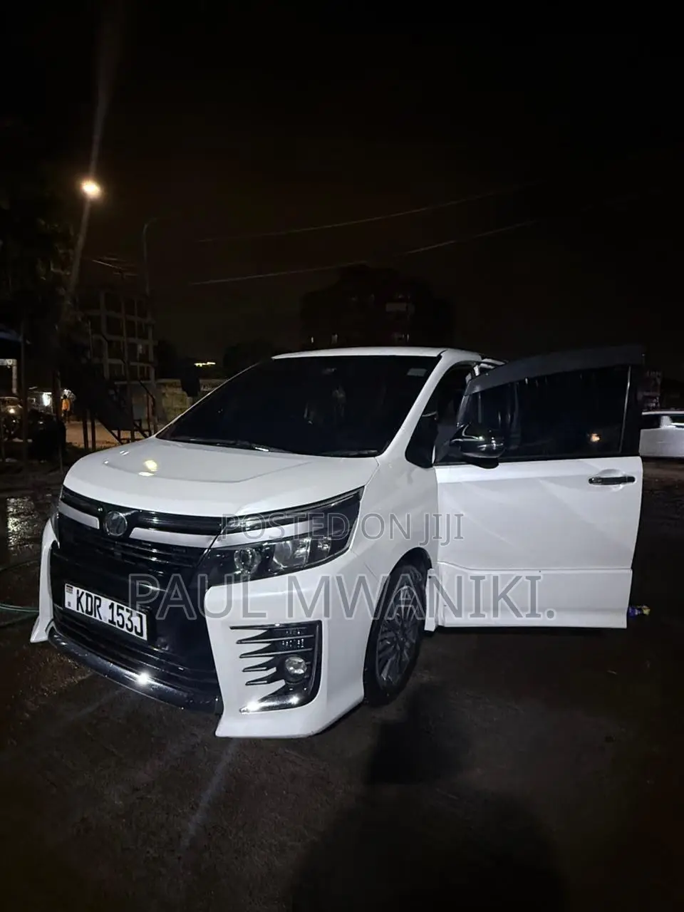 Toyota Voxy 2017 White