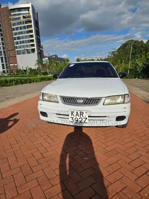 Nissan FB15 2002 White